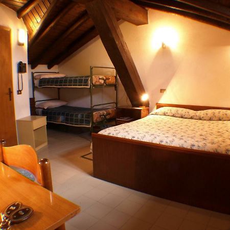 Hotel Rondanino Ланцо-д’Интельви Экстерьер фото