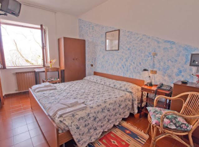 Hotel Rondanino Ланцо-д’Интельви Экстерьер фото